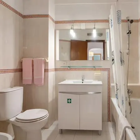A Sua Casa No Algarve * Armação de Pêra